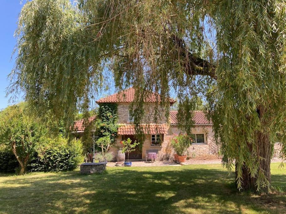 Vakantiehuis La Poire, Op Landgoed Aan De Dordogne Prudhomat Kültér fotó